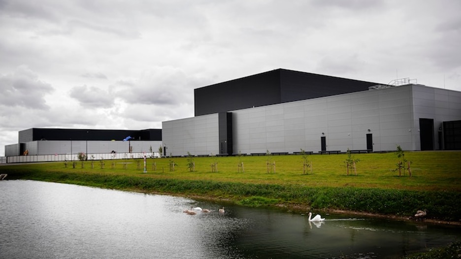 Facebook’s data centre in Odense, Denmark — an operating example of a server farm feeding a district-heating network. Photo: Carsten Bundgaard / Scanpix